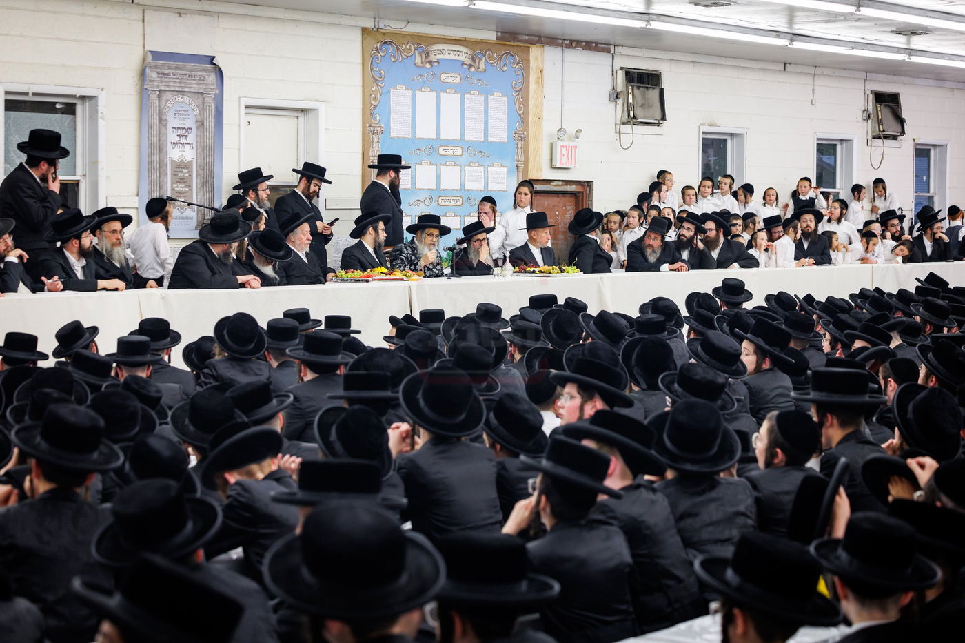 האדמו"ר מסאטמר בביקור בקעמפים בהרי הקאנטרי