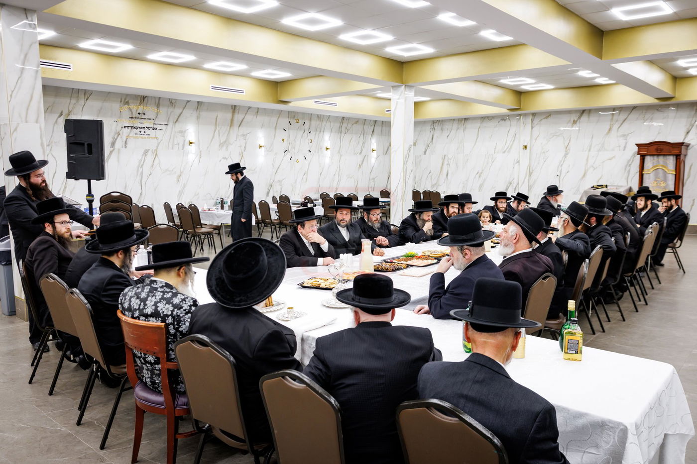 האדמו"ר מסאטמר בביקור בקעמפים בהרי הקאנטרי