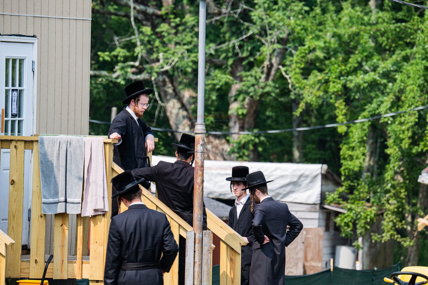 האדמו''ר מסערדאהעלי במחנה ישיבת סערדאהעלי במאנטיסעלאו 