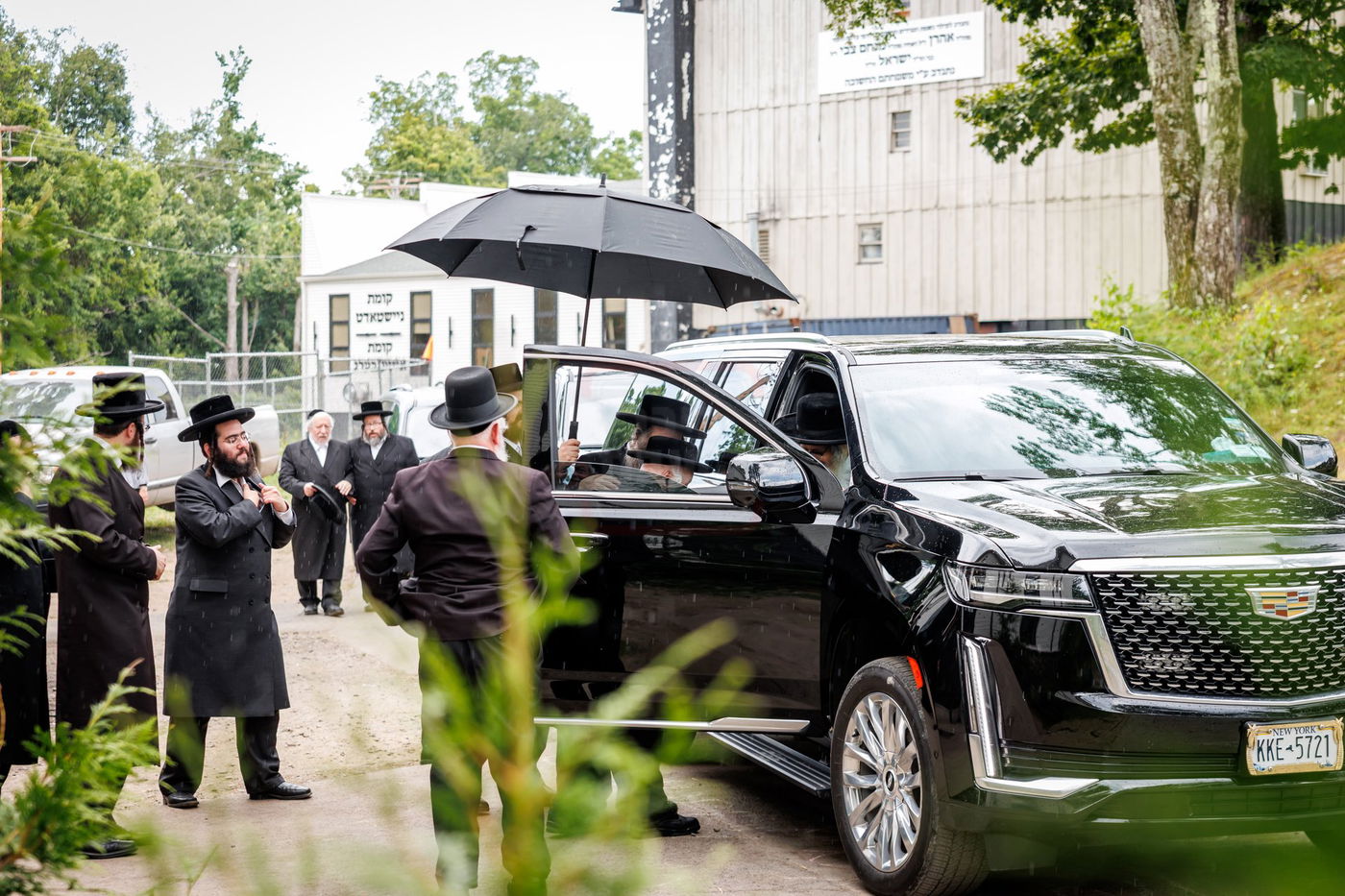 האדמו"ר מסאטמר בביקור בקעמפים בהרי הקאנטרי