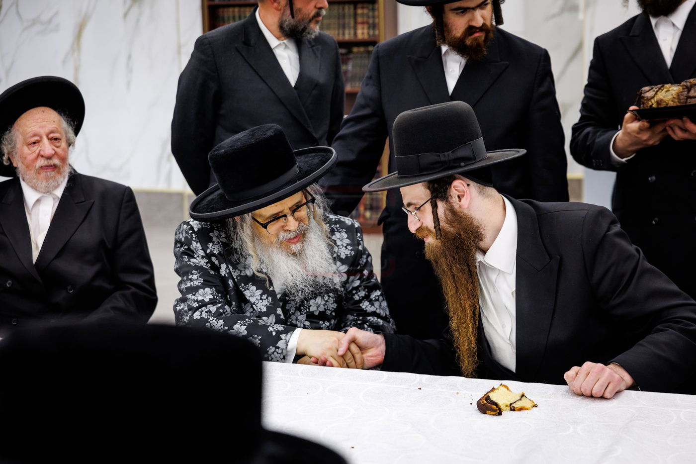 האדמו"ר מסאטמר בביקור בקעמפים בהרי הקאנטרי