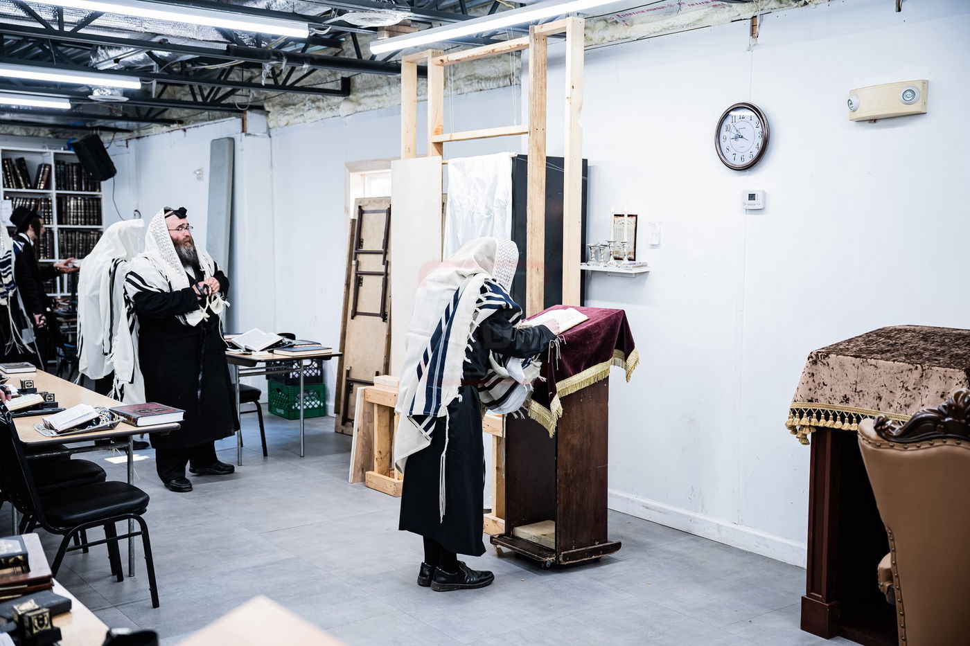 האדמו''ר מסערדאהעלי במחנה ישיבת סערדאהעלי במאנטיסעלאו 