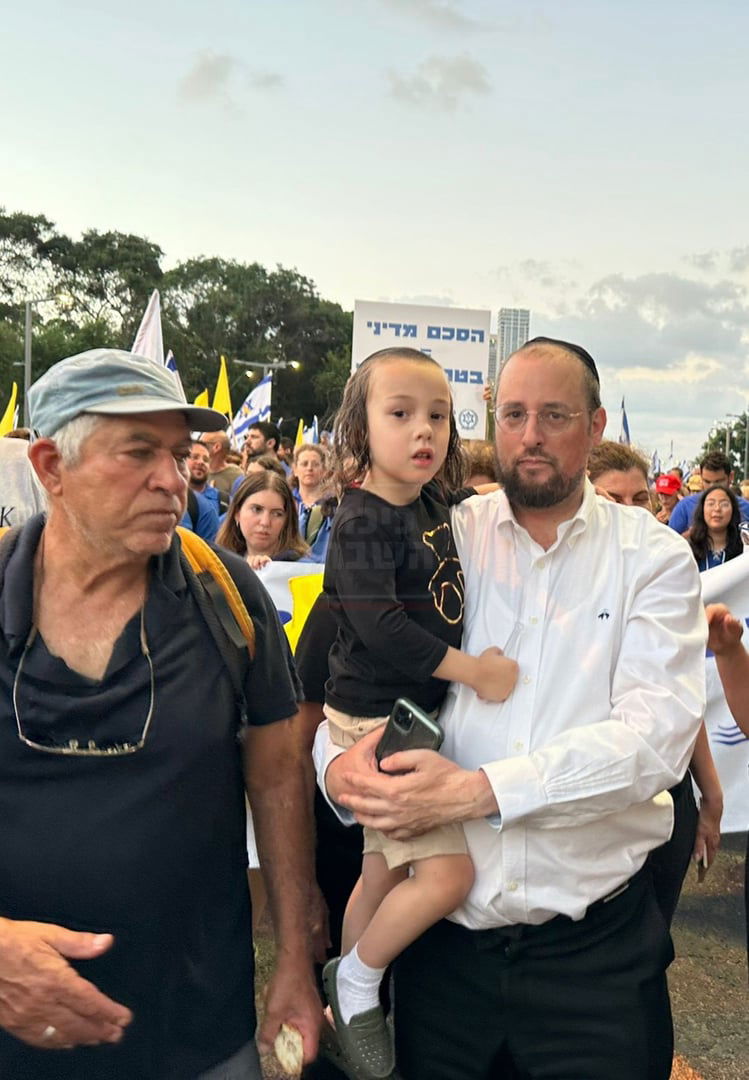 זופניק בכיכר | כל התמונות, הנייעס והחשיפות של בין הזמנים