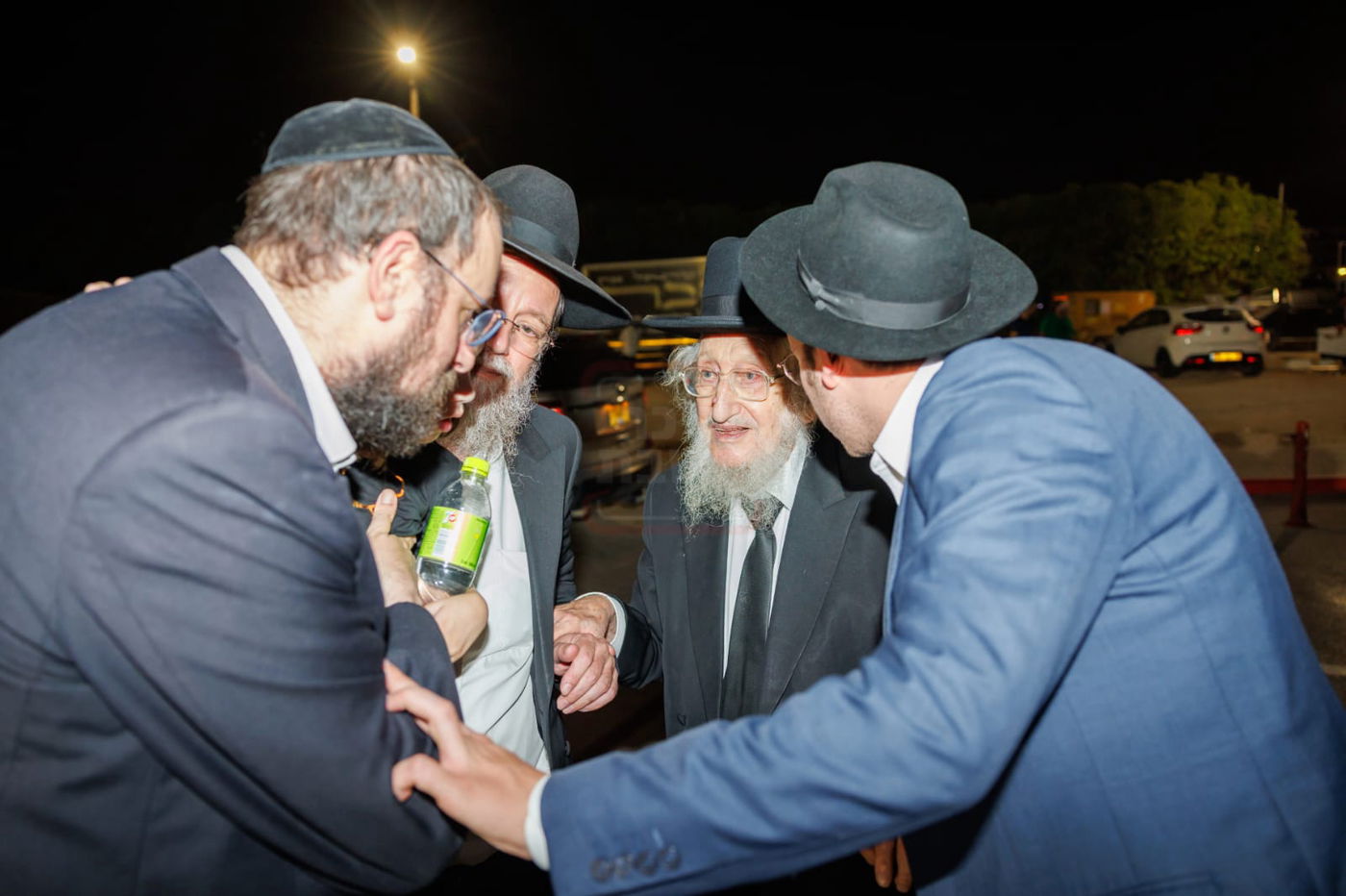 זופניק בכיכר | כל התמונות, הנייעס והחשיפות של בין הזמנים