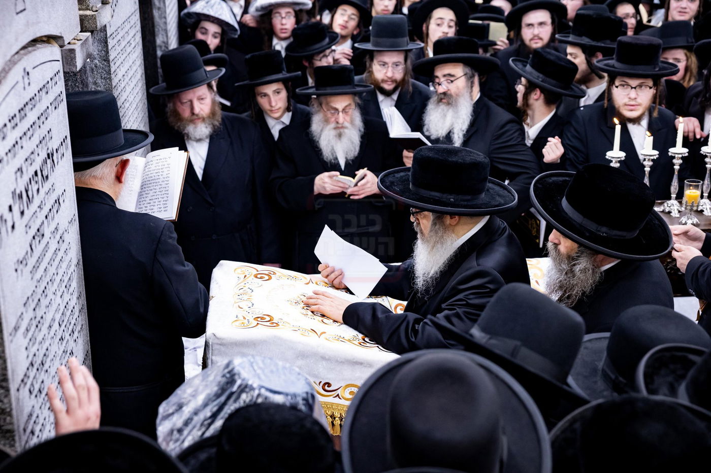 האדמו"ר מסאטמר בתפילה באוהל בית סאטמר