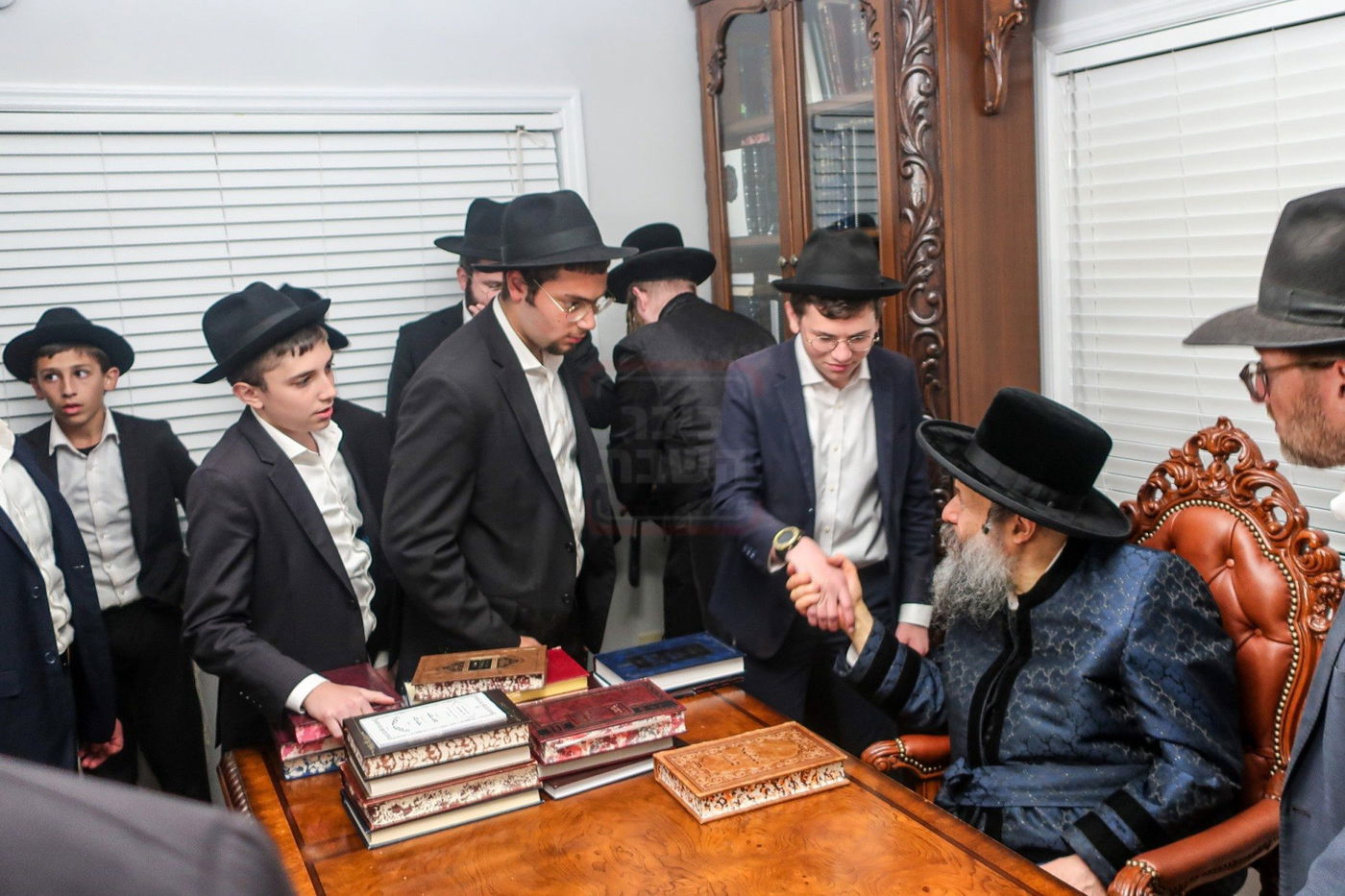 האדמו"ר מבאבוב 45 בימי הקיץ בהרי הקאנטרי