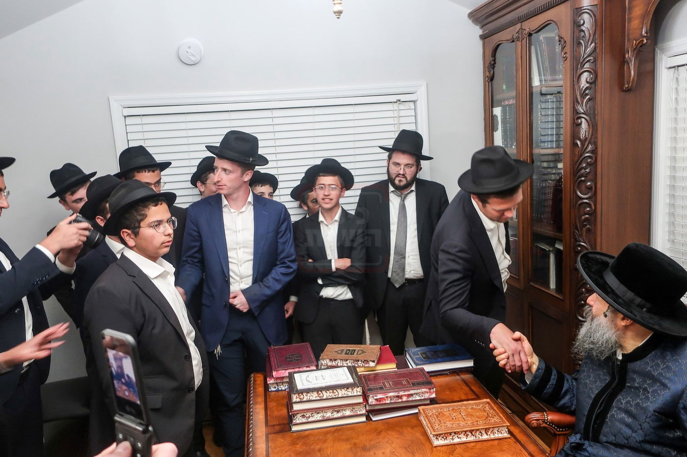 האדמו"ר מבאבוב 45 בימי הקיץ בהרי הקאנטרי