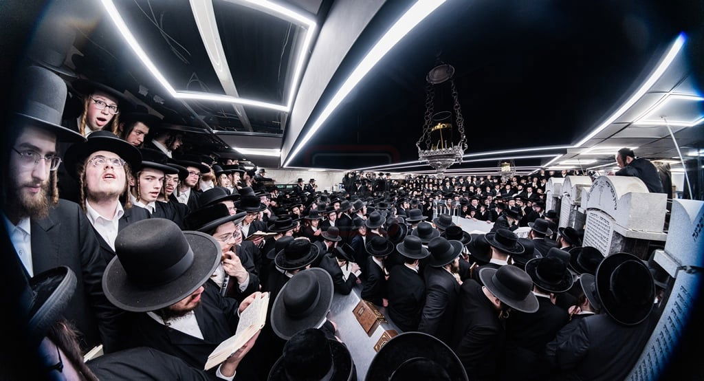 האדמו"ר מסאטמר בעליה לציון הק' של בעל ה'ויואל משה' ביום ההילולא