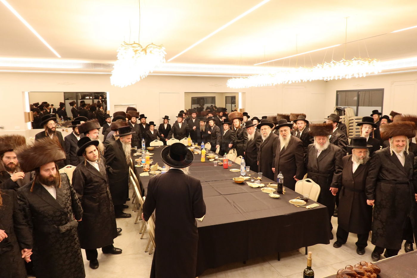 שמחת השבע ברכות בחצרות 'עטרת צבי' זידטשוב - ווערדאן 