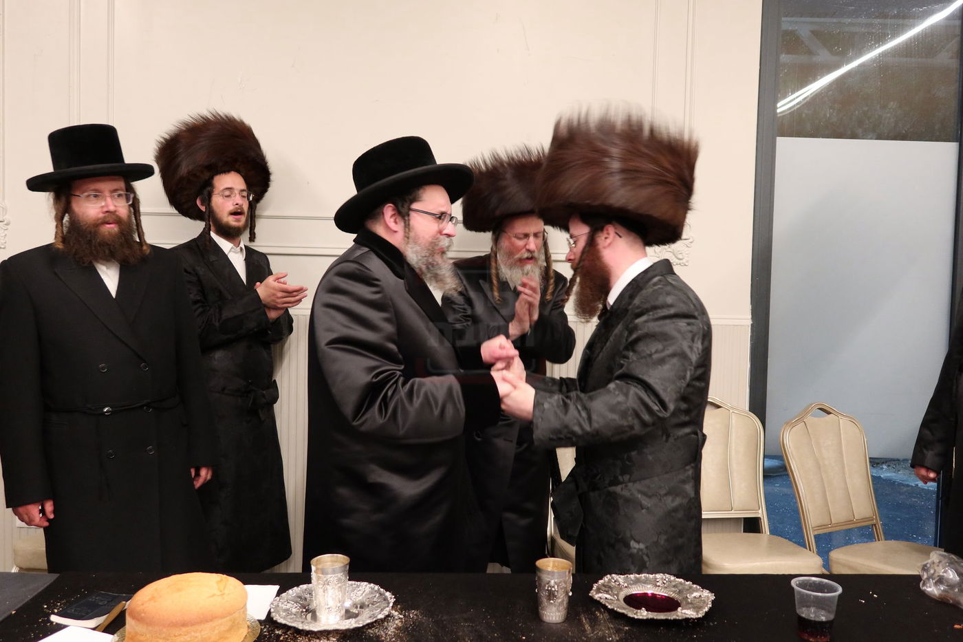 שמחת השבע ברכות בחצרות 'עטרת צבי' זידטשוב - ווערדאן 