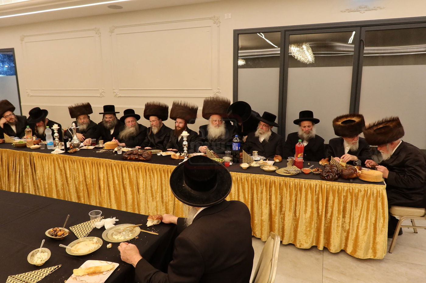 שמחת השבע ברכות בחצרות 'עטרת צבי' זידטשוב - ווערדאן 