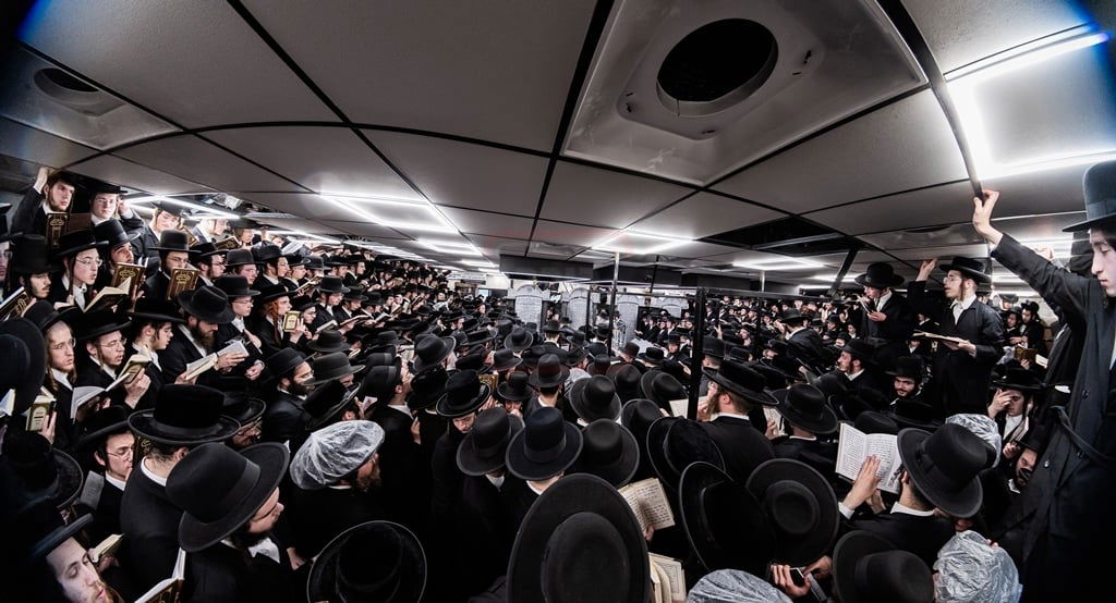 האדמו"ר מסאטמר בעליה לציון הק' של בעל ה'ויואל משה' ביום ההילולא