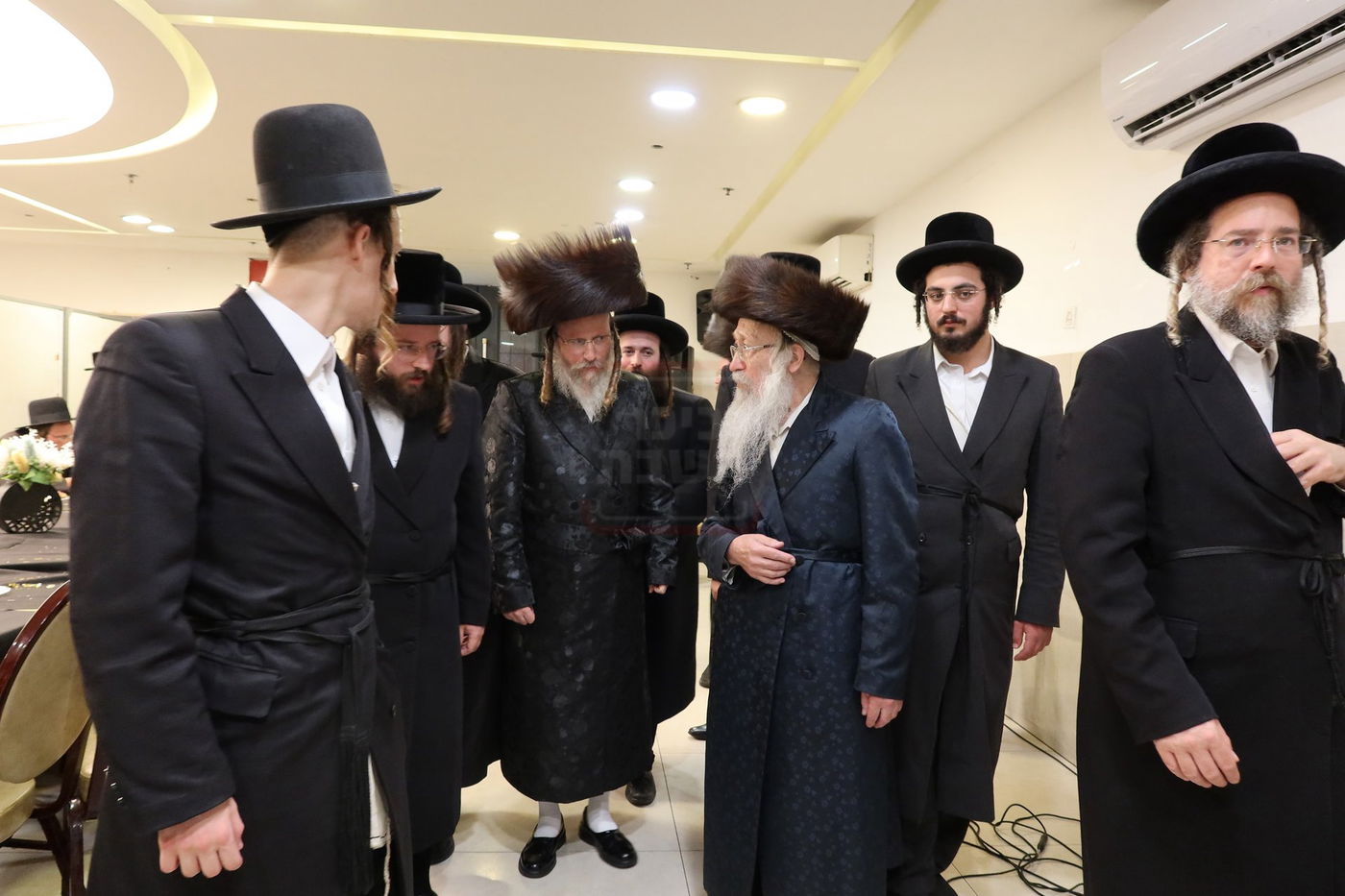 שמחת השבע ברכות בחצרות 'עטרת צבי' זידטשוב - ווערדאן 