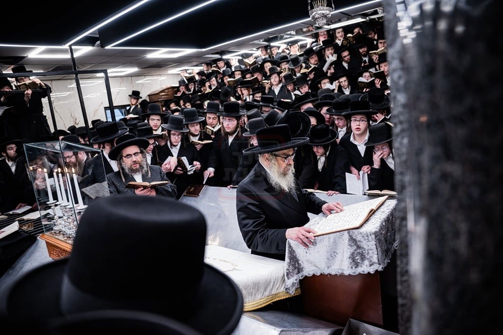 האדמו"ר מסאטמר בעליה לציון הק' של בעל ה'ויואל משה' ביום ההילולא