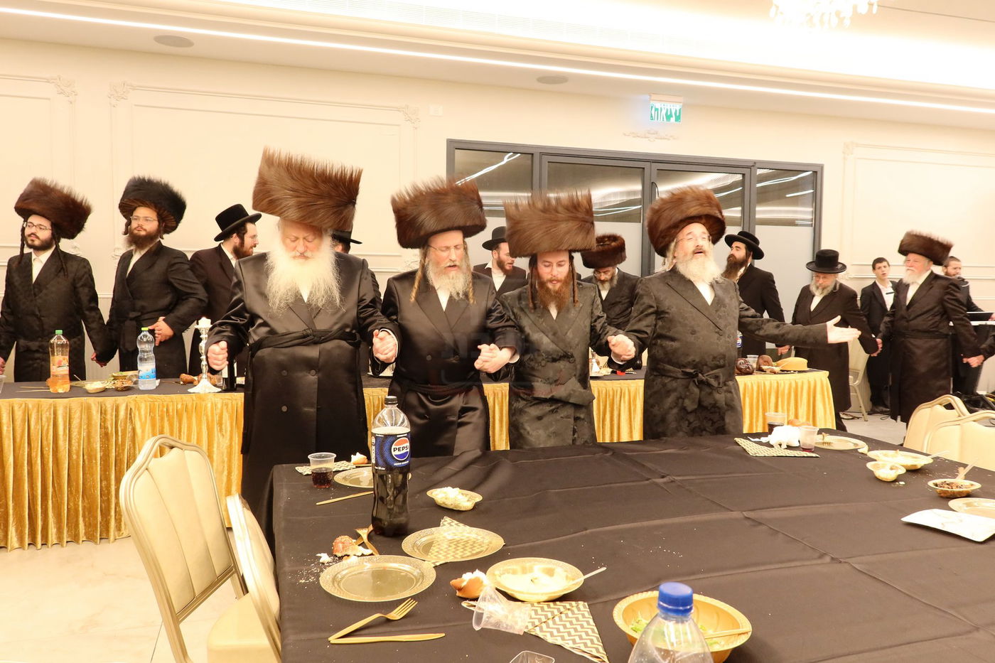 שמחת השבע ברכות בחצרות 'עטרת צבי' זידטשוב - ווערדאן 