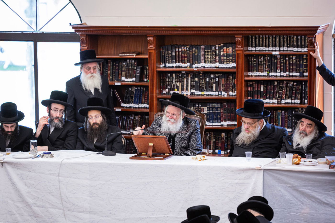 ראש חודש אלול בצל האדמו"ר מבאבוב