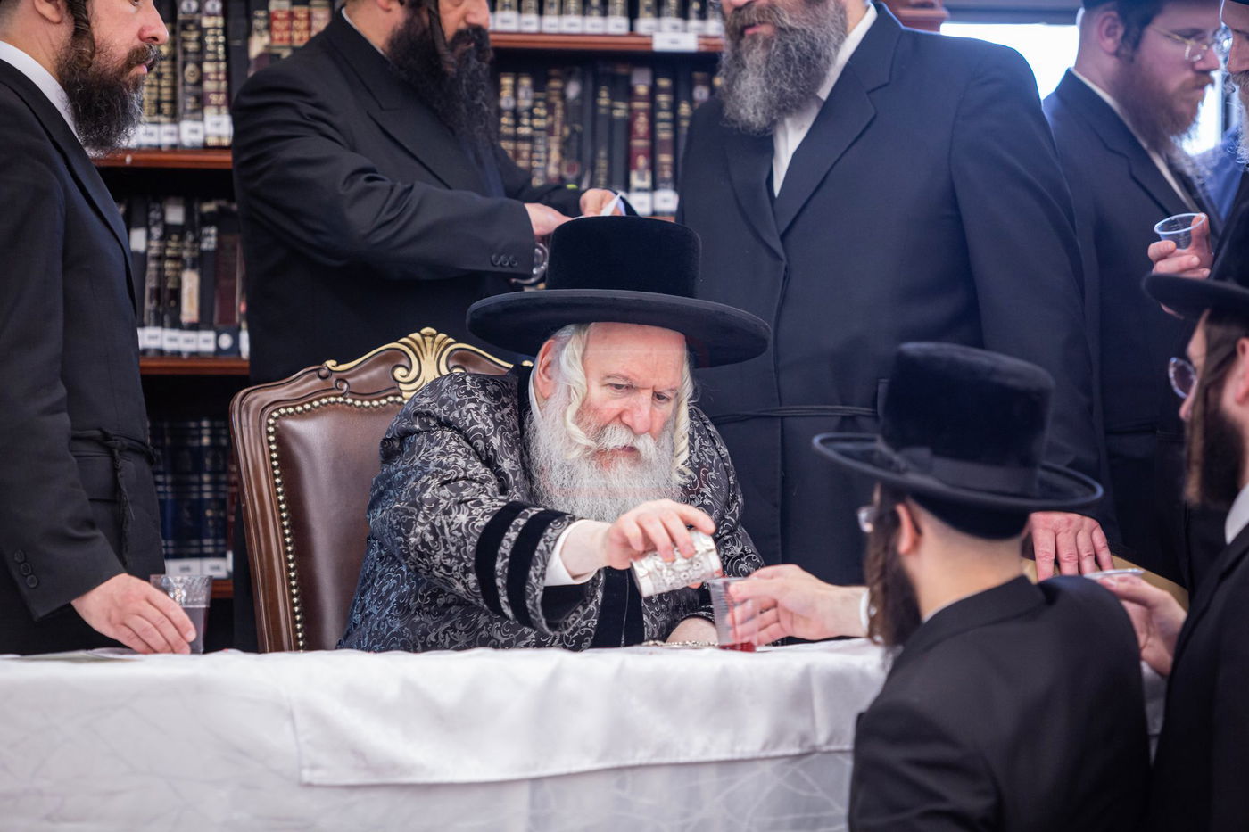 ראש חודש אלול בצל האדמו"ר מבאבוב