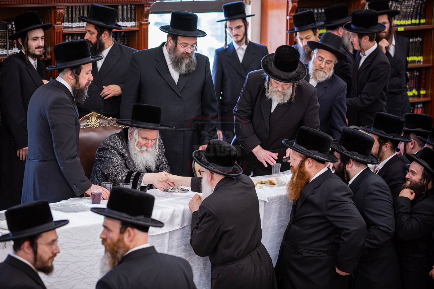 ראש חודש אלול בצל האדמו"ר מבאבוב