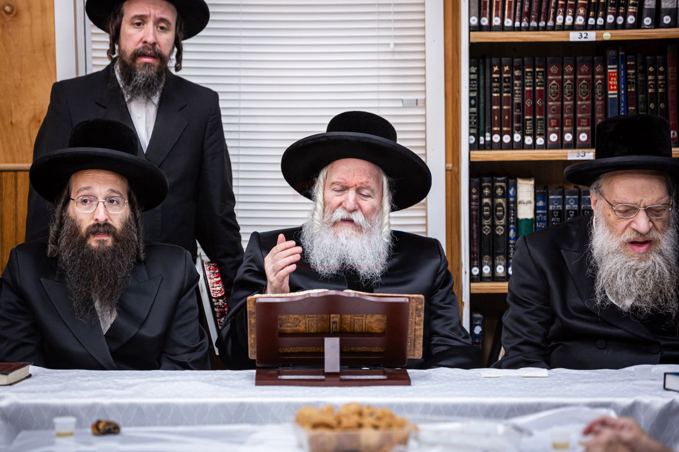 ראש חודש אלול בצל האדמו"ר מבאבוב