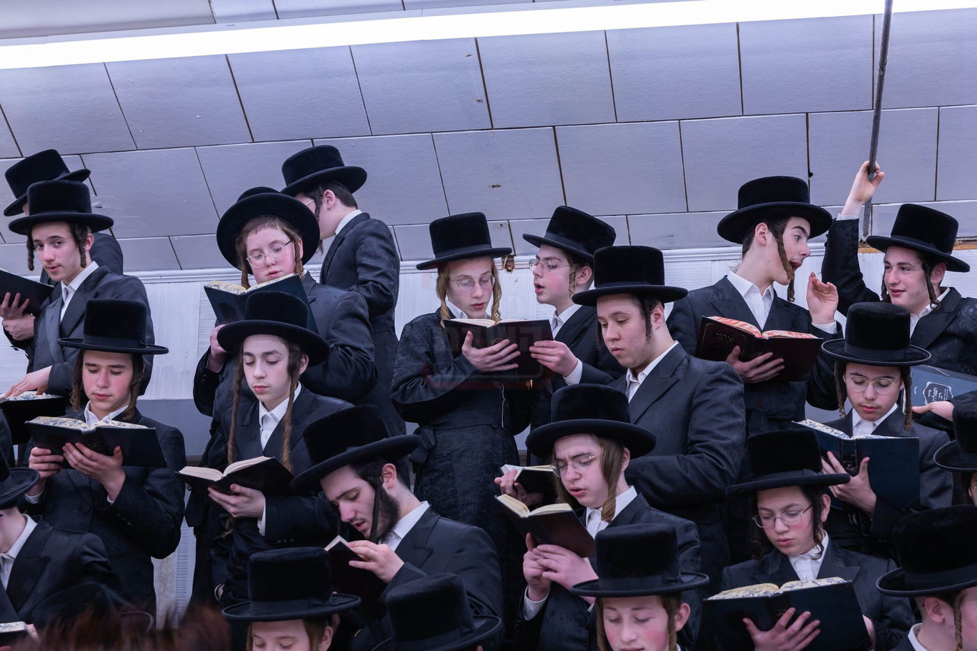 האדמו"ר מבאבוב 45 שב"ק מברכים חודש אלול בסוואן לעיק