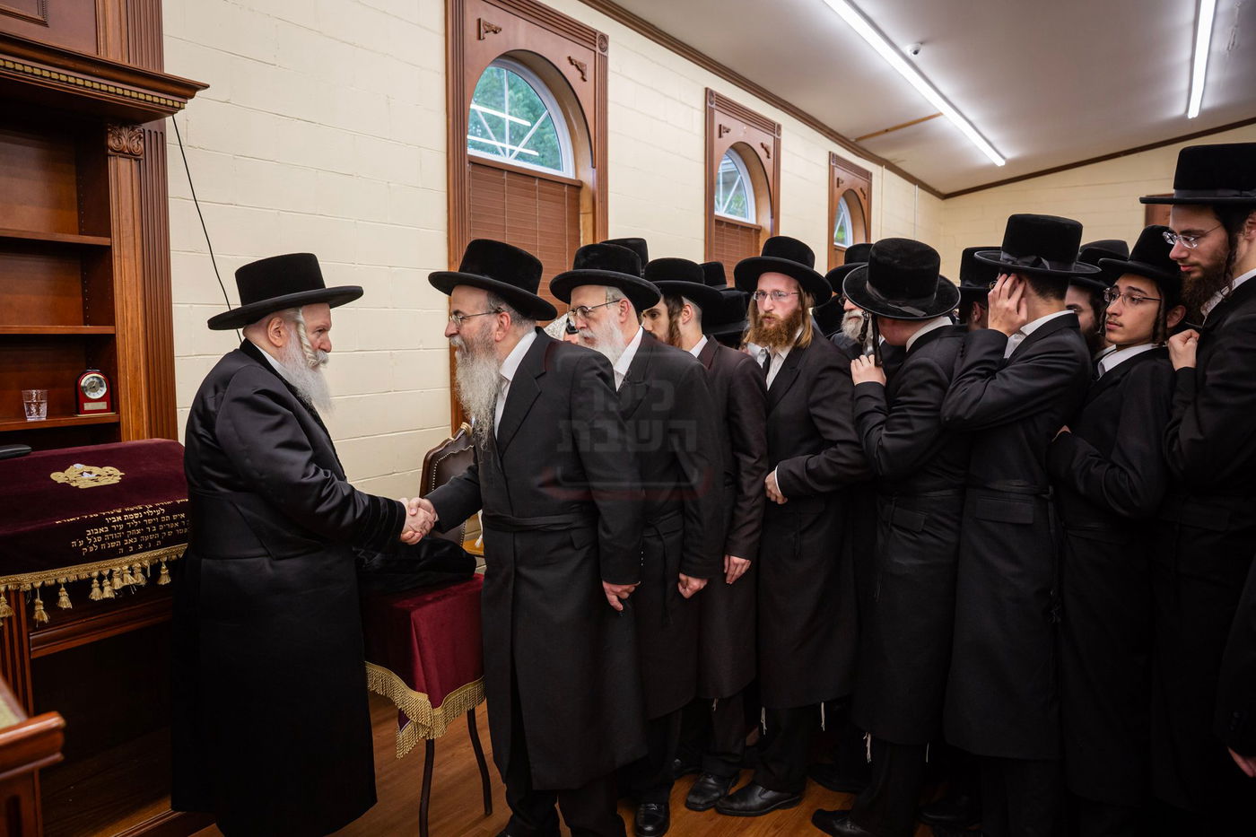 ראש חודש אלול בצל האדמו"ר מבאבוב