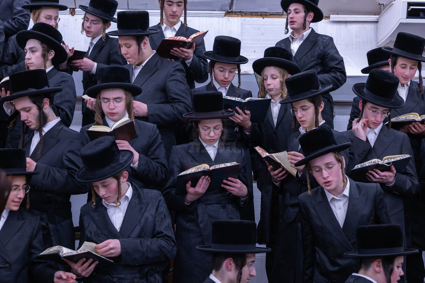 הבחורים באמירת 'ויתן לך'