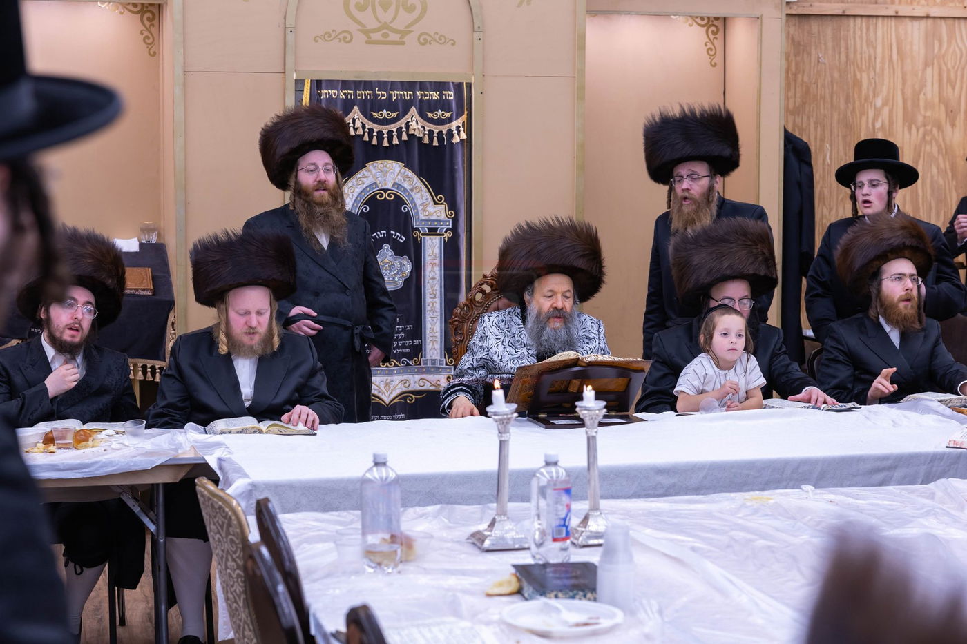 האדמו"ר מבאבוב 45 באמירת ויתן לך