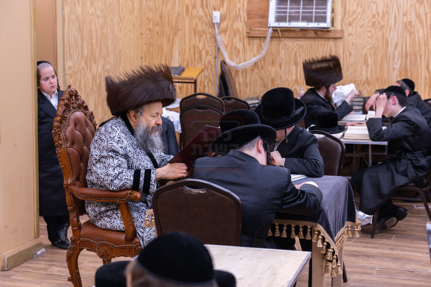 האדמו"ר מבאבוב 45 שב"ק מברכים חודש אלול בסוואן לעיק