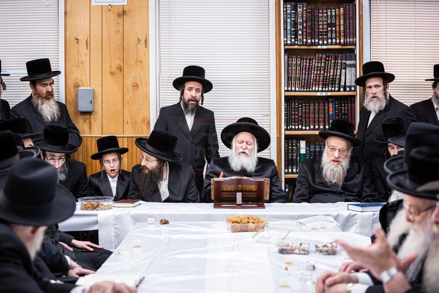 ראש חודש אלול בצל האדמו"ר מבאבוב