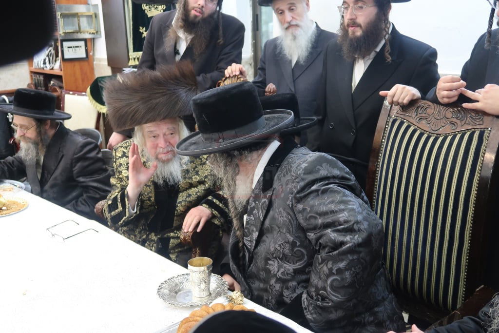 עם יבלחט"א גיסו האדמו"ר מביאלה ב"ב