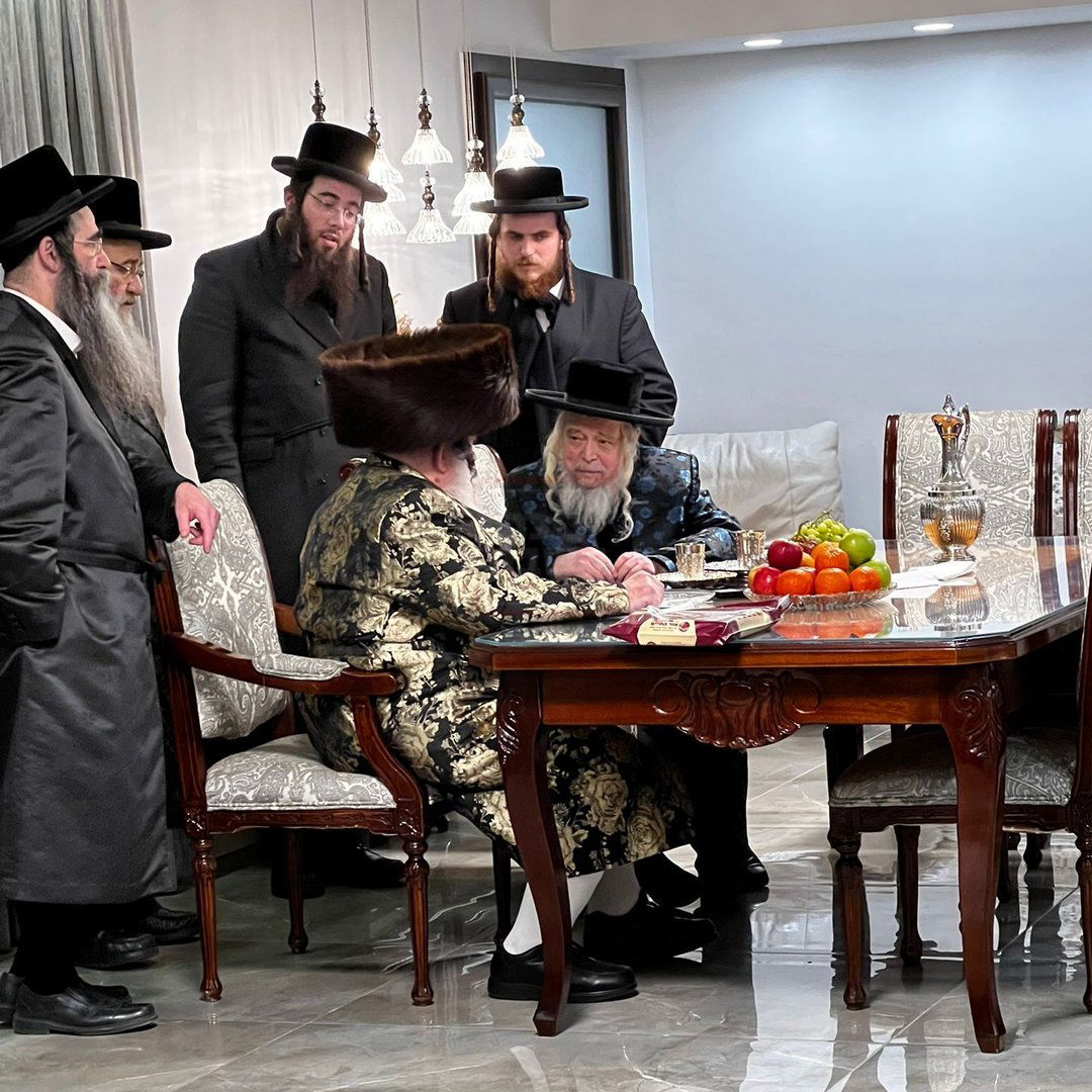 עם יבלחט"א האדמו"ר מויז'ניץ