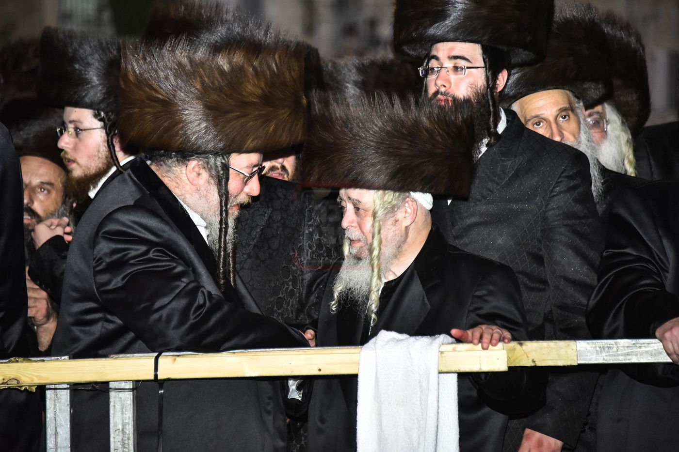 עם יבלחט"א גיסו האדמו"ר מביאלה ב"ב