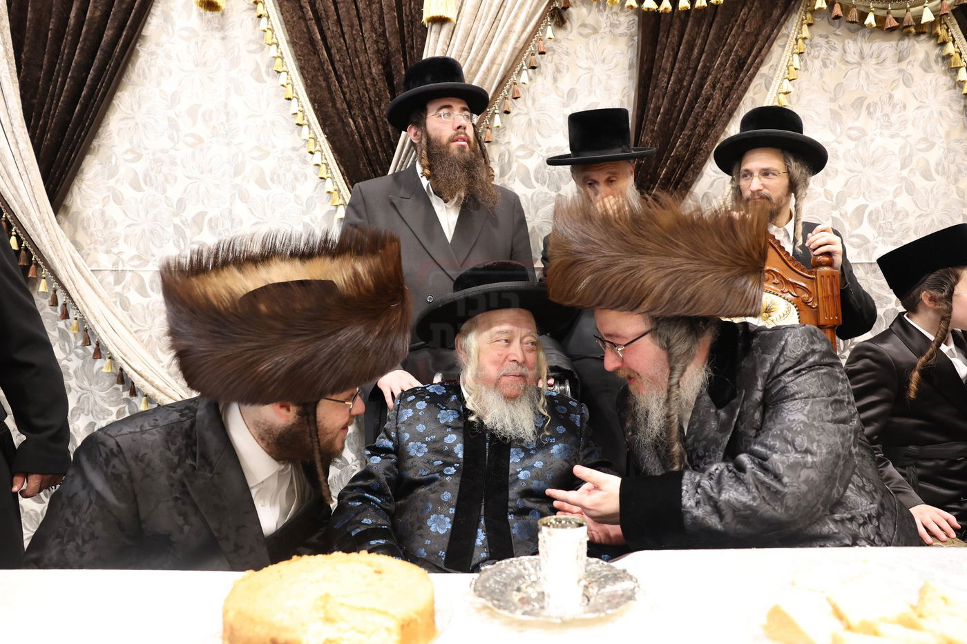 עם יבלחט"א גיסו האדמו"ר מביאלה ב"ב