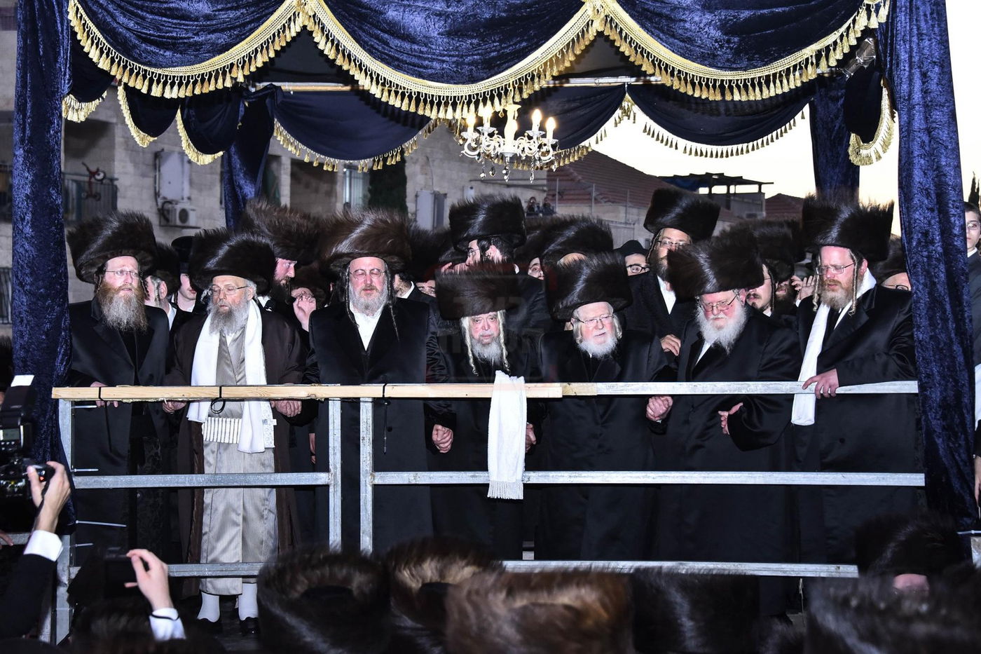 עם יבלחט"א גיסו האדמו"ר מביאלה ב"ב