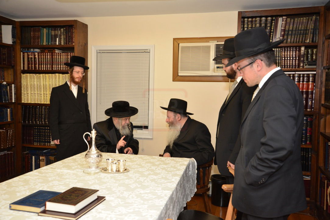 מראות חייו של האדמו"ר מקרעטשניף סיגעט זצ"ל