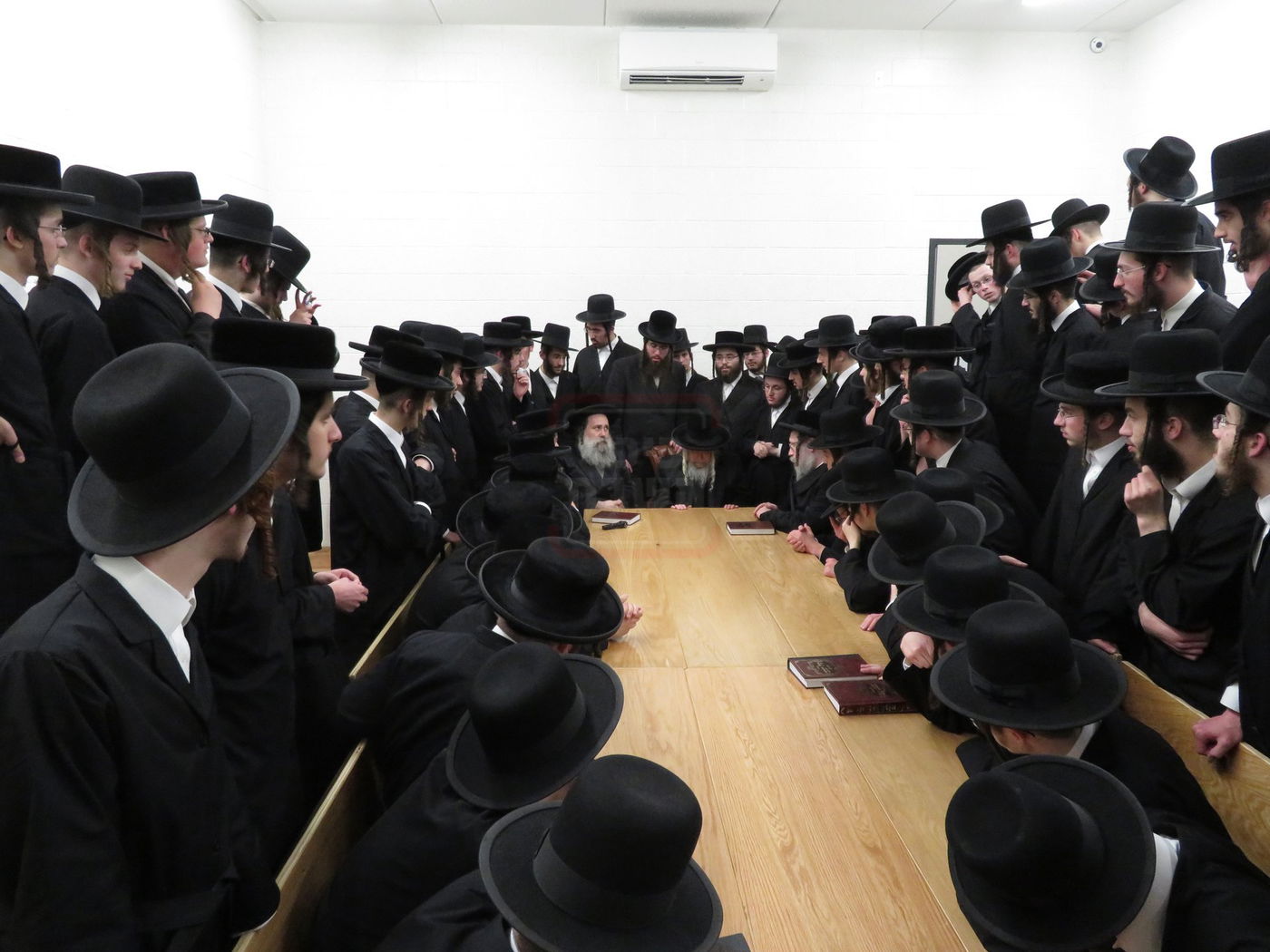 מראות חייו של האדמו"ר מקרעטשניף סיגעט זצ"ל