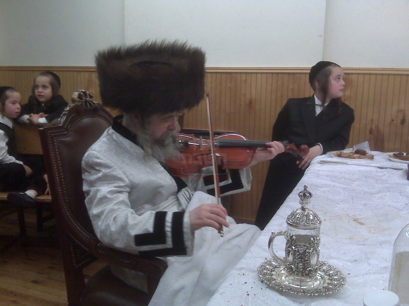 מראות חייו של האדמו"ר מקרעטשניף סיגעט זצ"ל