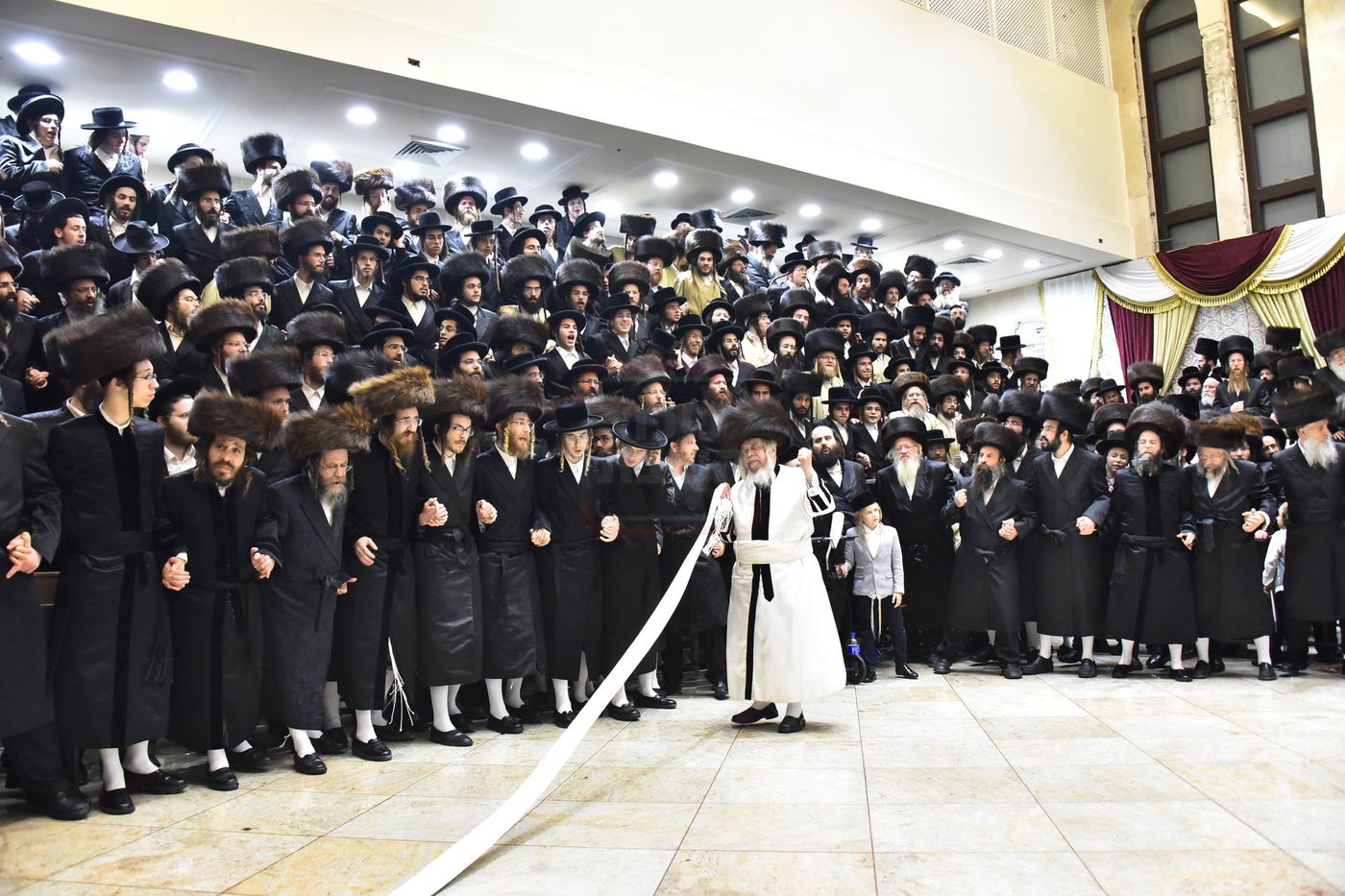 מראות חייו של האדמו"ר מקרעטשניף סיגעט זצ"ל