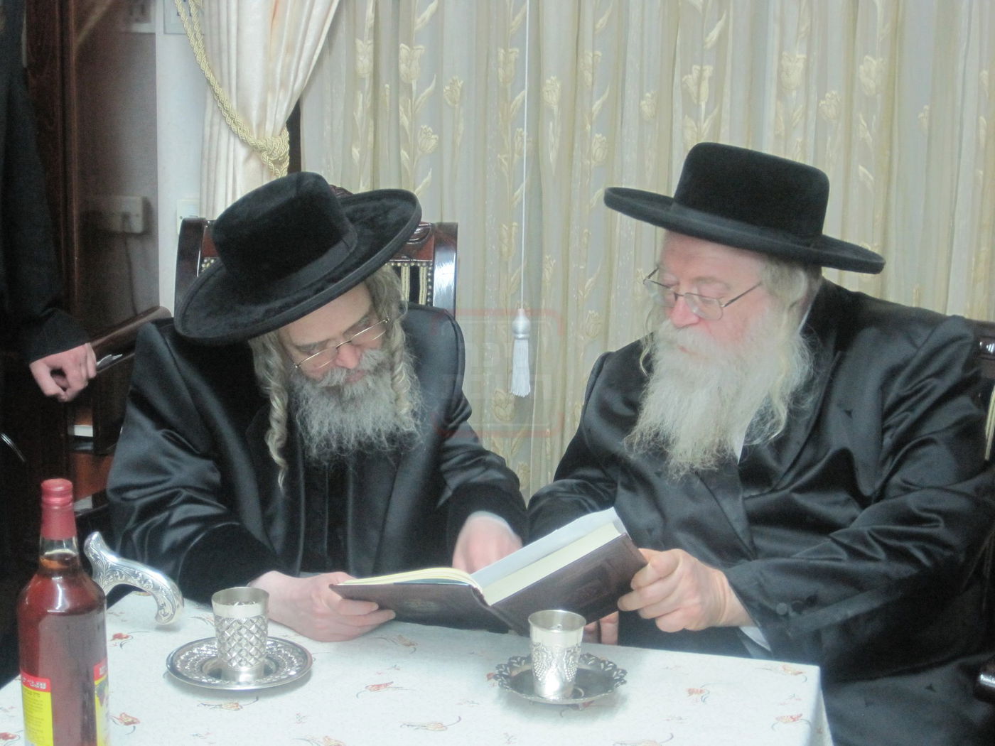 מראות חייו של האדמו"ר מקרעטשניף סיגעט זצ"ל