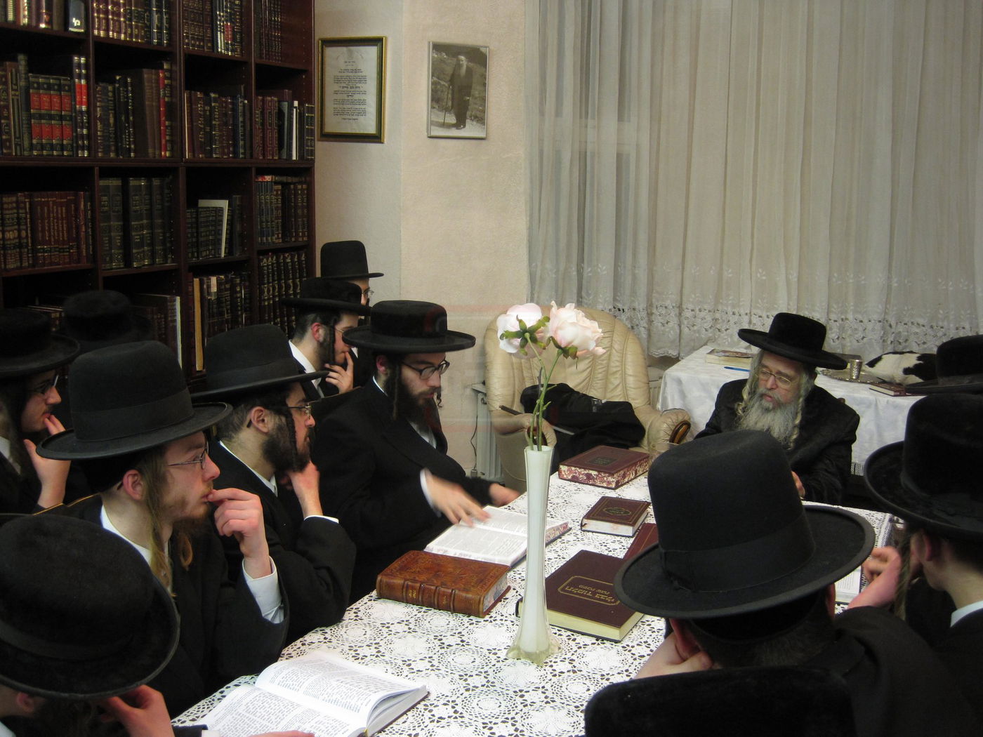 מראות חייו של האדמו"ר מקרעטשניף סיגעט זצ"ל