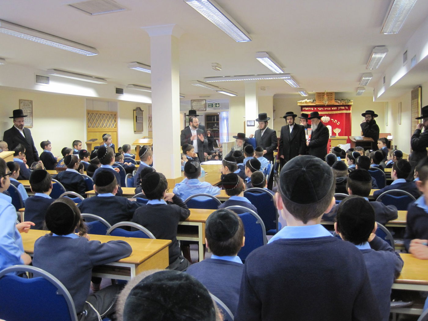 מראות חייו של האדמו"ר מקרעטשניף סיגעט זצ"ל