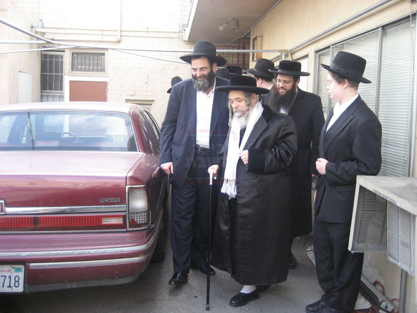 מראות חייו של האדמו"ר מקרעטשניף סיגעט זצ"ל