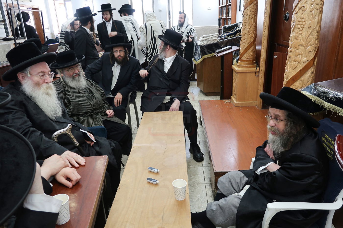 ניחום אבלים בחצה"ק קרעטשניף סיגעט