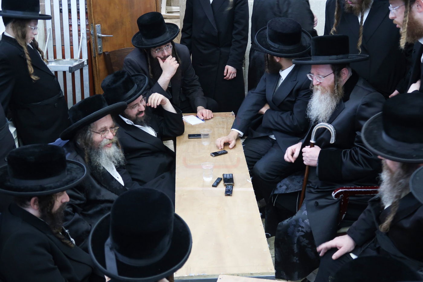 ניחום אבלים בחצה"ק קרעטשניף סיגעט