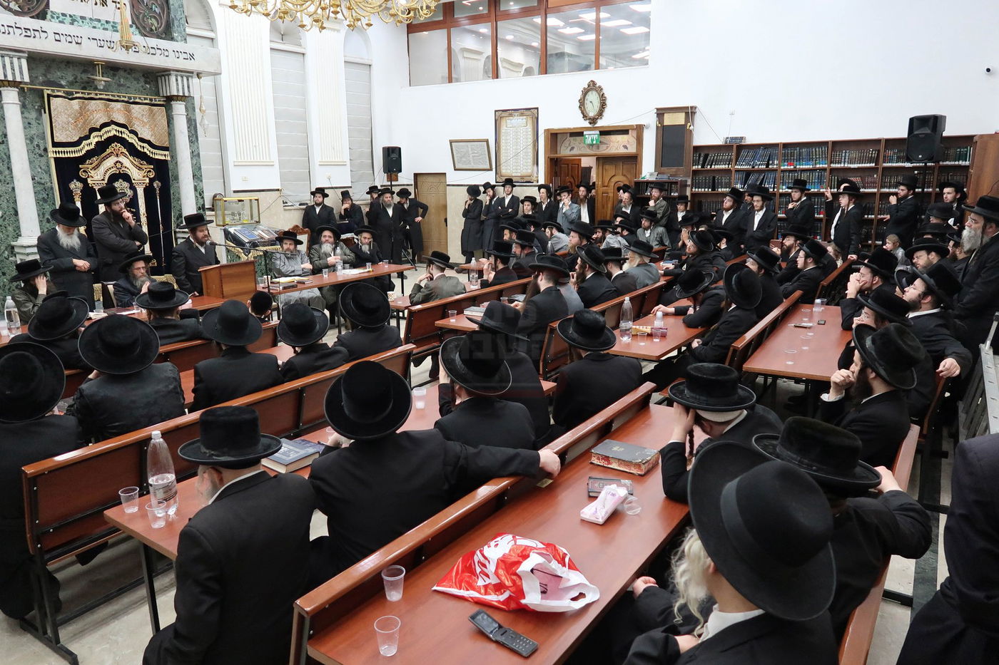 עצרת התעוררות ככלות השבעה על האדמו"ר מקרעטשניף סיגעט זצ"ל