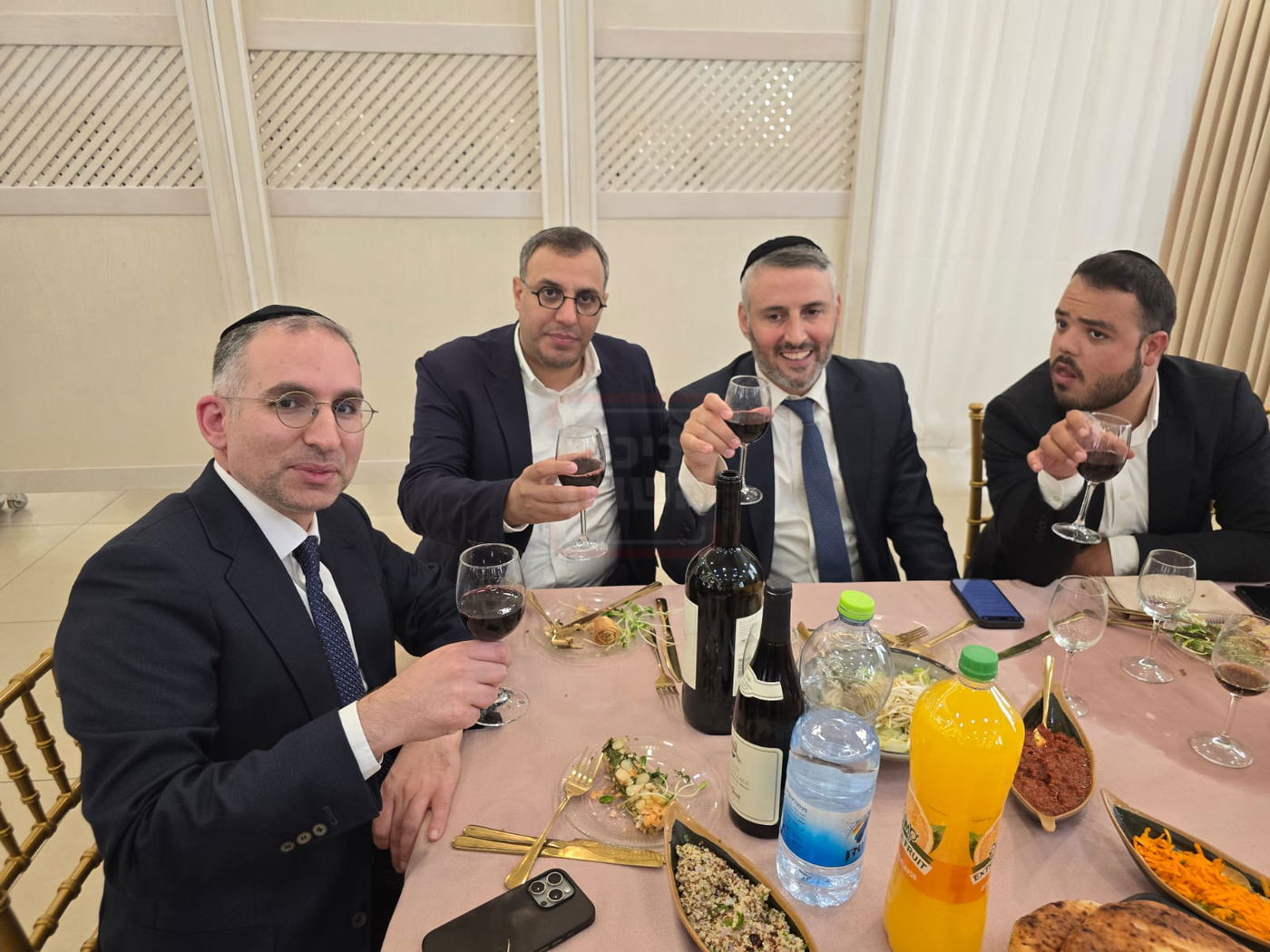 זופניק בכיכר | כל התמונות, הנייעס והחשיפות של השבוע