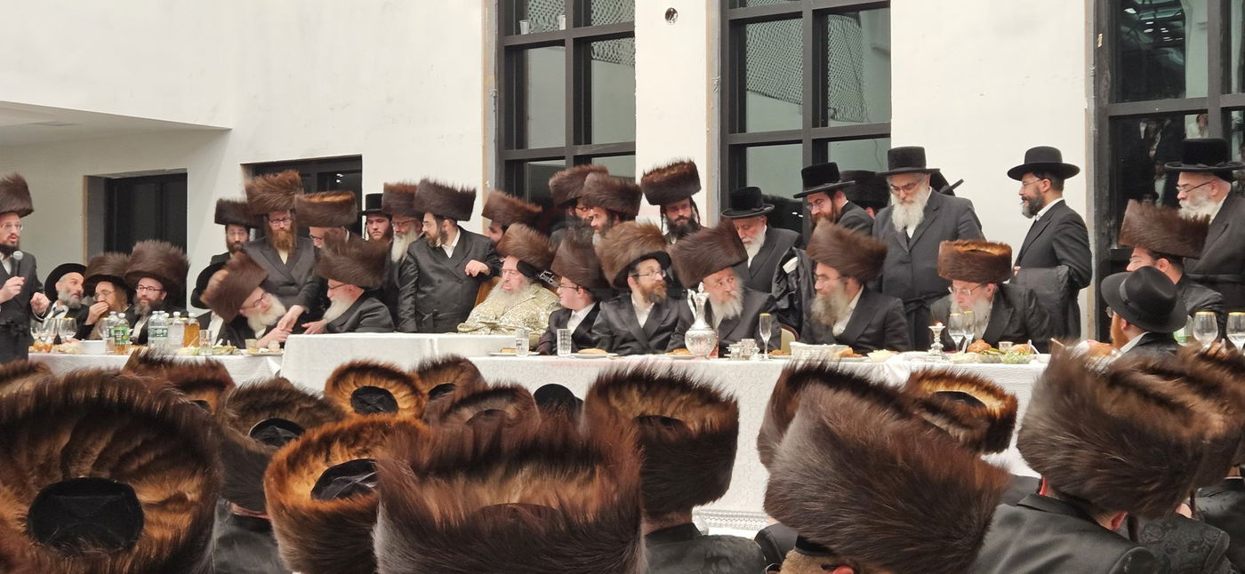 שמחת שבע הברכות בחצה"ק רחמסטריווקא אוקנוויין 