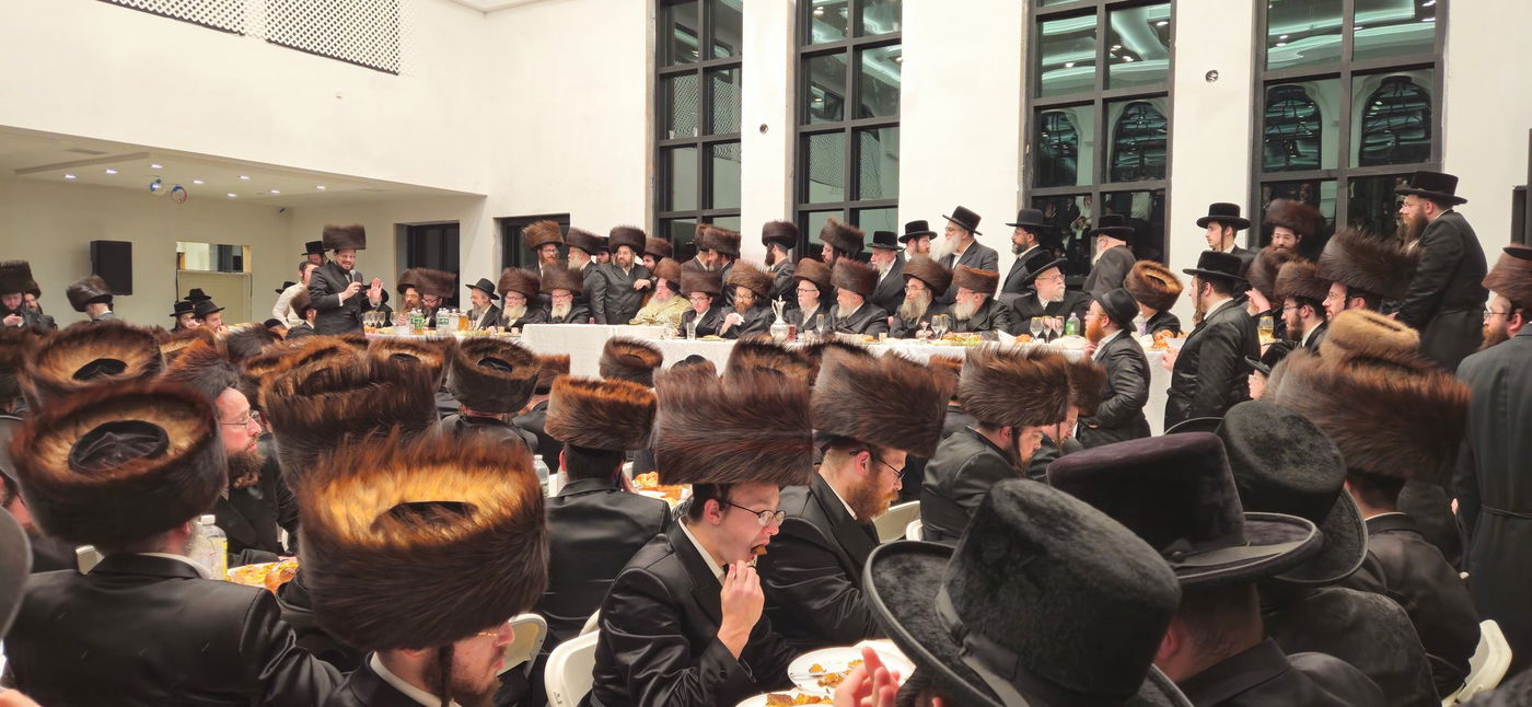 שמחת שבע הברכות בחצה"ק רחמסטריווקא אוקנוויין 