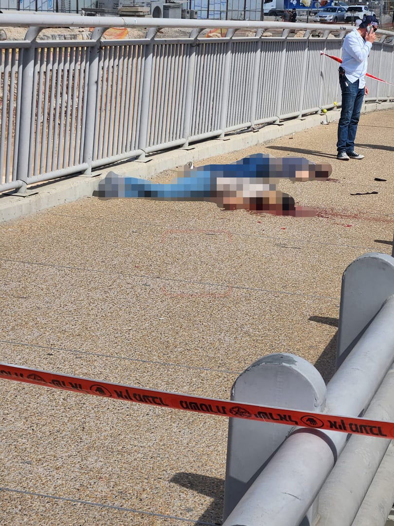 שני המחבלים מחוסלים בזירה