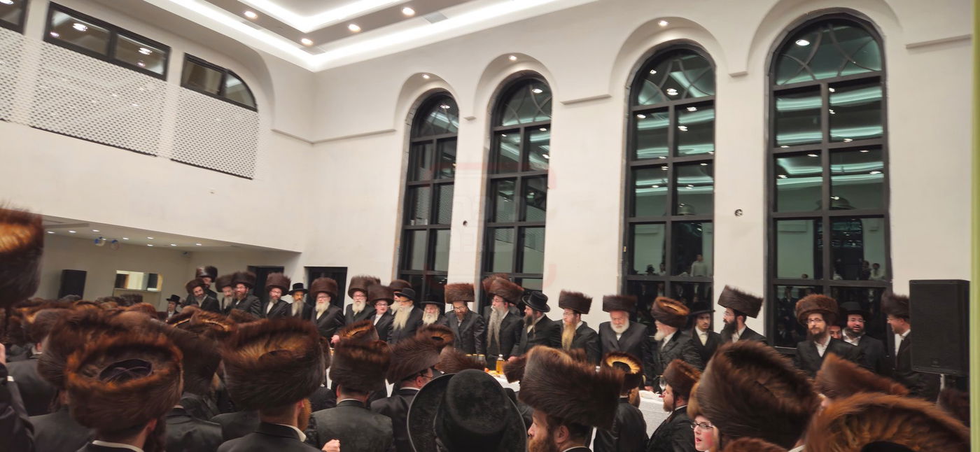 שמחת שבע הברכות בחצה"ק רחמסטריווקא אוקנוויין 